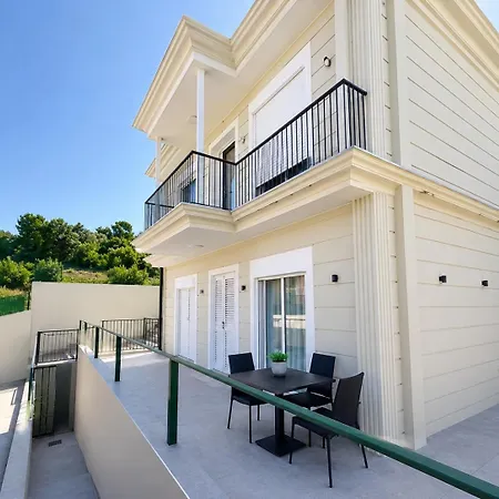 Family Near Teg 10 Guests Large Terrace Free Parking شقة *